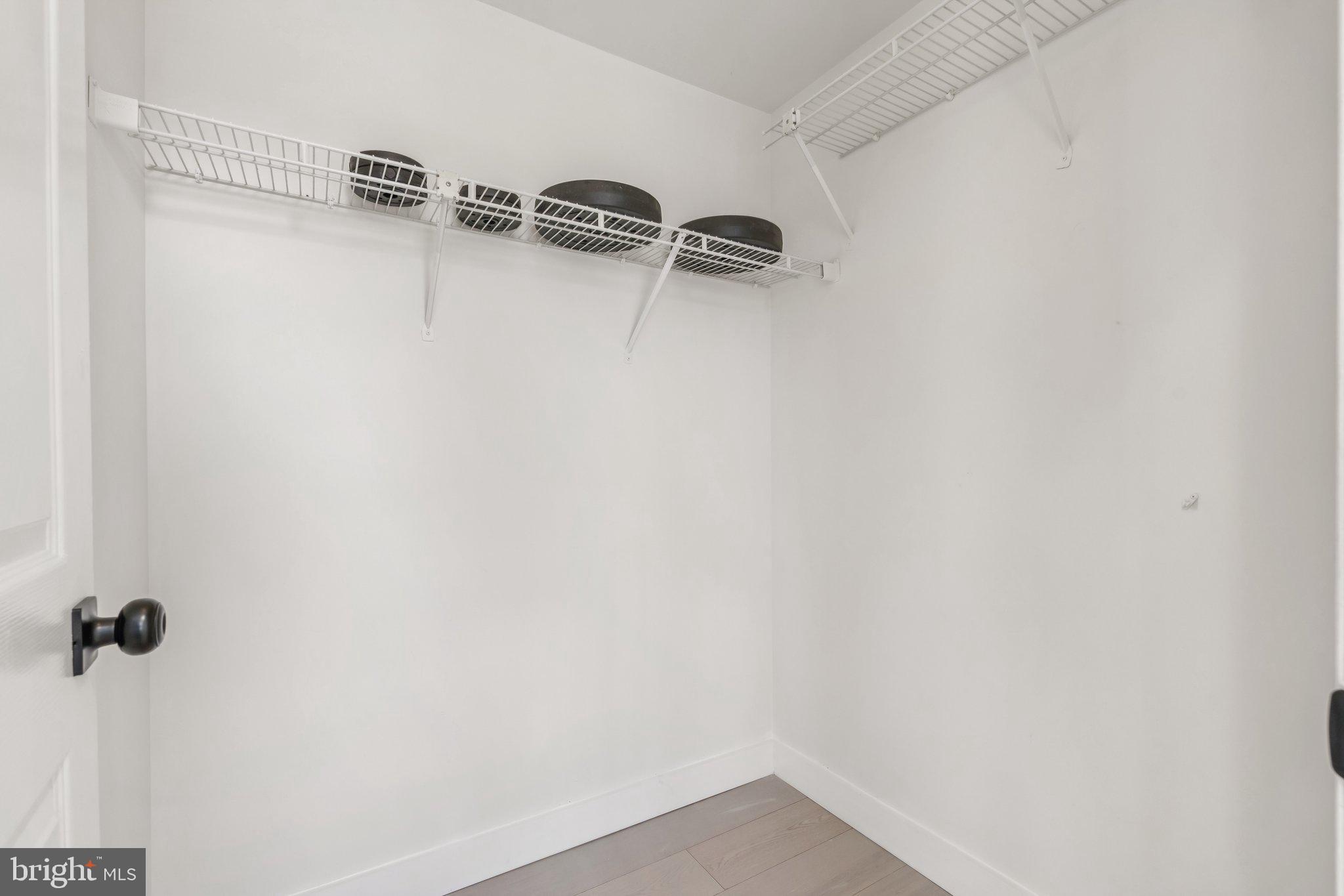 43501 Postrail Square Ashburn, VA 20147 - Photo 22 of 35 a view of walk in closet