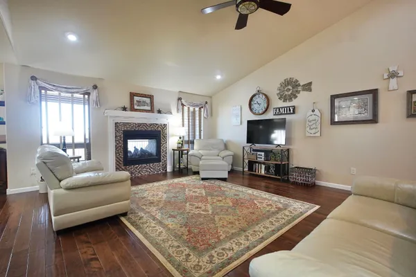 $676,200 | 3360 East 18th Street, Casper, WY 82609