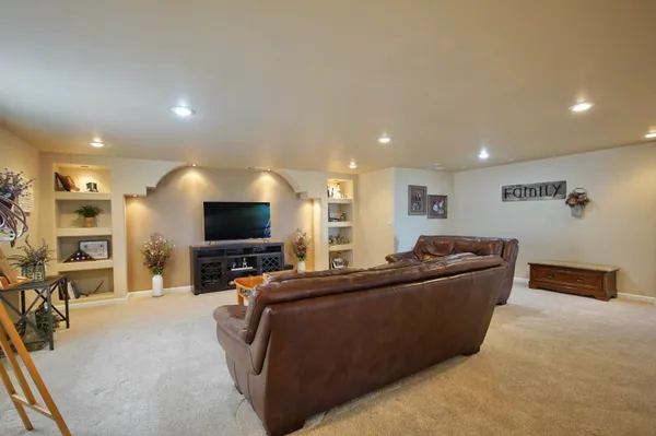 $676,200 | 3360 East 18th Street, Casper, WY 82609