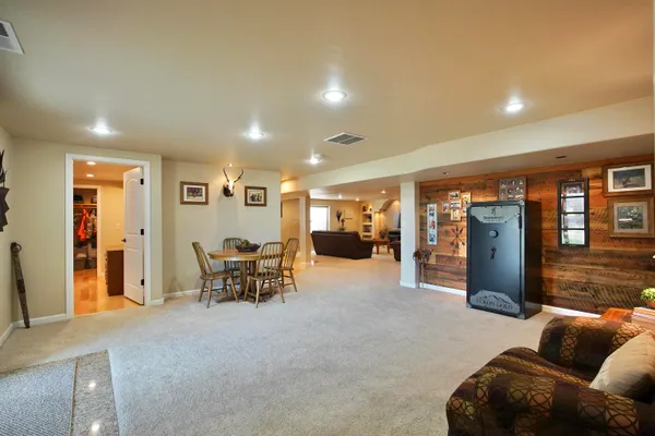 $676,200 | 3360 East 18th Street, Casper, WY 82609