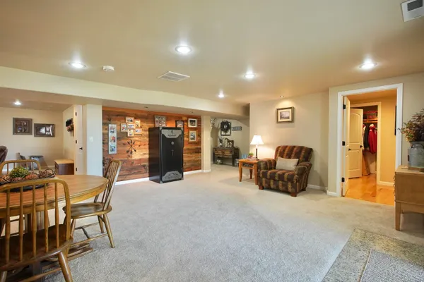 $676,200 | 3360 East 18th Street, Casper, WY 82609
