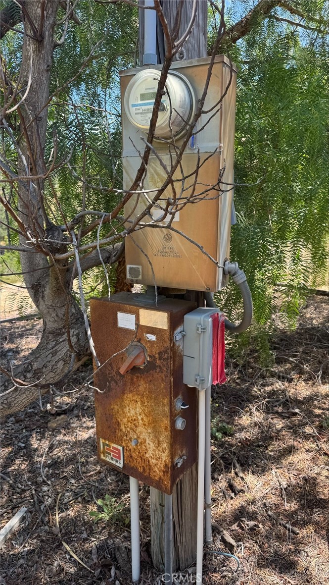 38942 Jubilee Way Fallbrook, CA 92028 - Photo 54 of 55 a street sign that is on a tree
