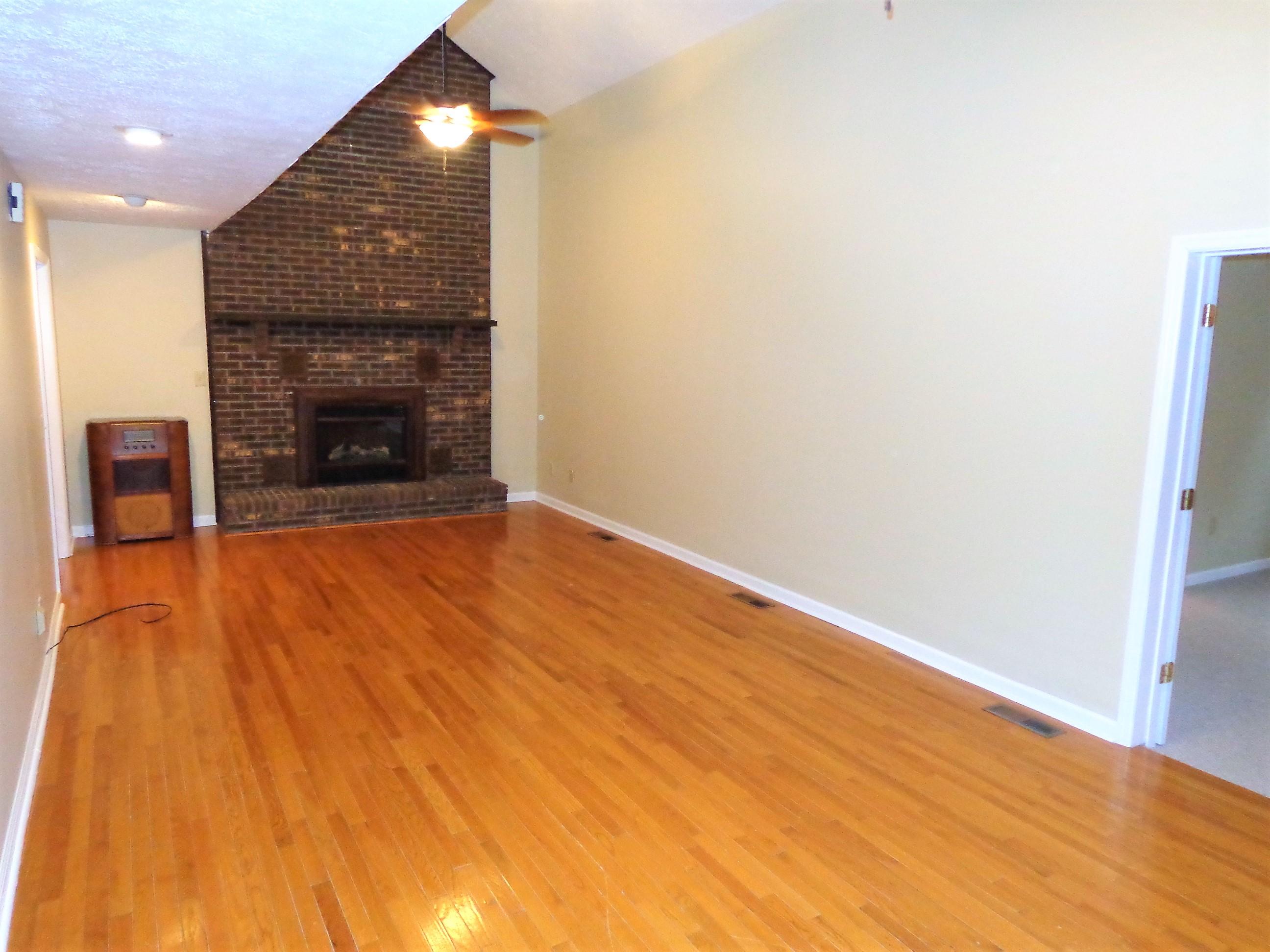 6696 Hunter Road Talbott, TN 37877 - Photo 5 of 36 Living Room