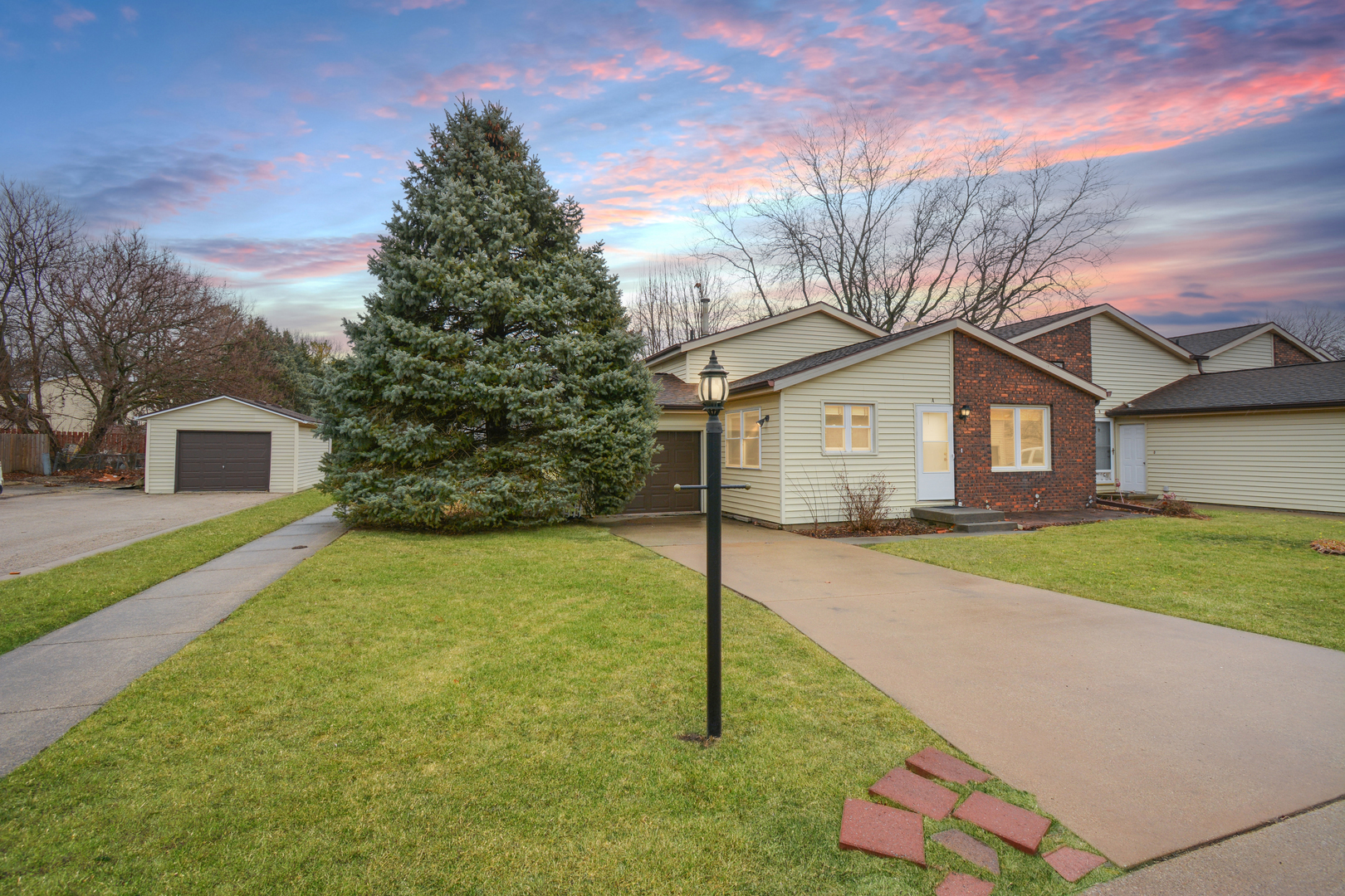 1701 King Drive, Unit A Normal, IL 61761 - Photo 3 of 34