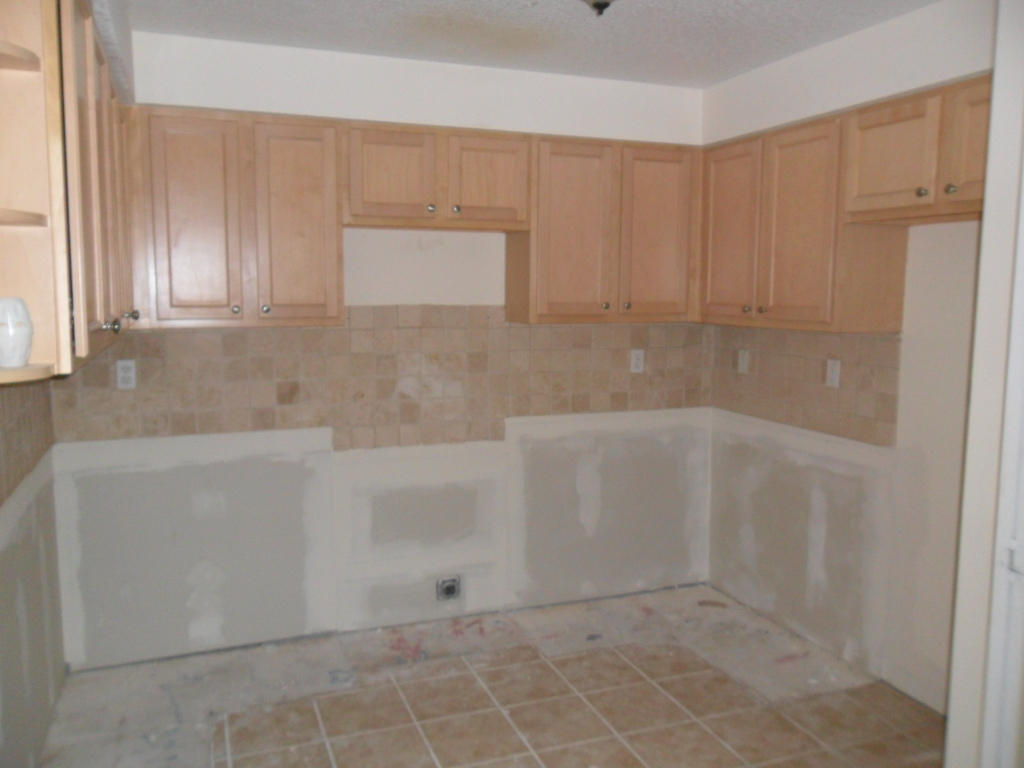 175 Galicia Way, Unit 202 Jupiter, FL 33458 - Photo 4 of 10 Kitchen