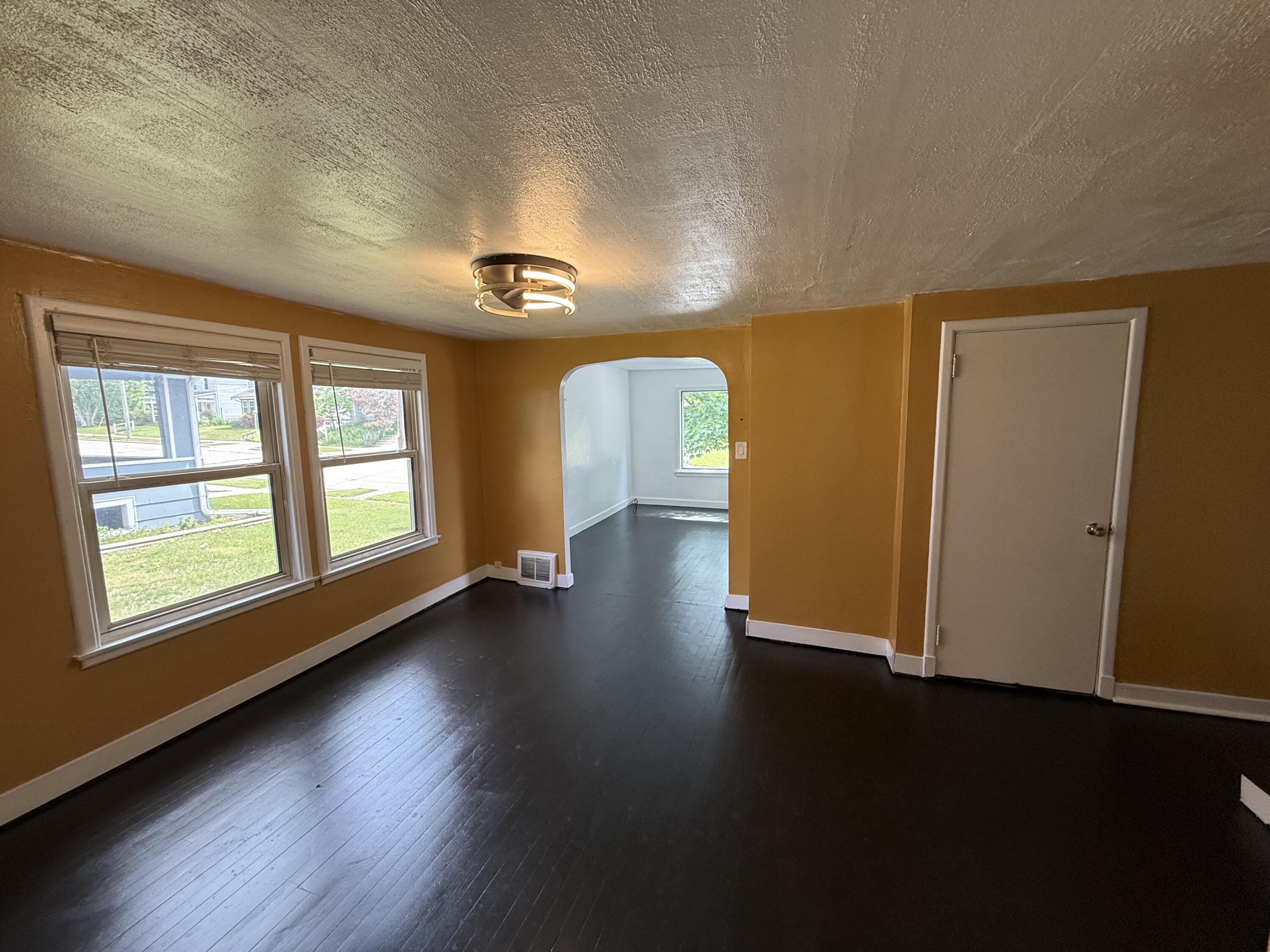 420 North 5th Street Manitowoc, WI 54220 - Photo 6 of 23 IMG_6112
