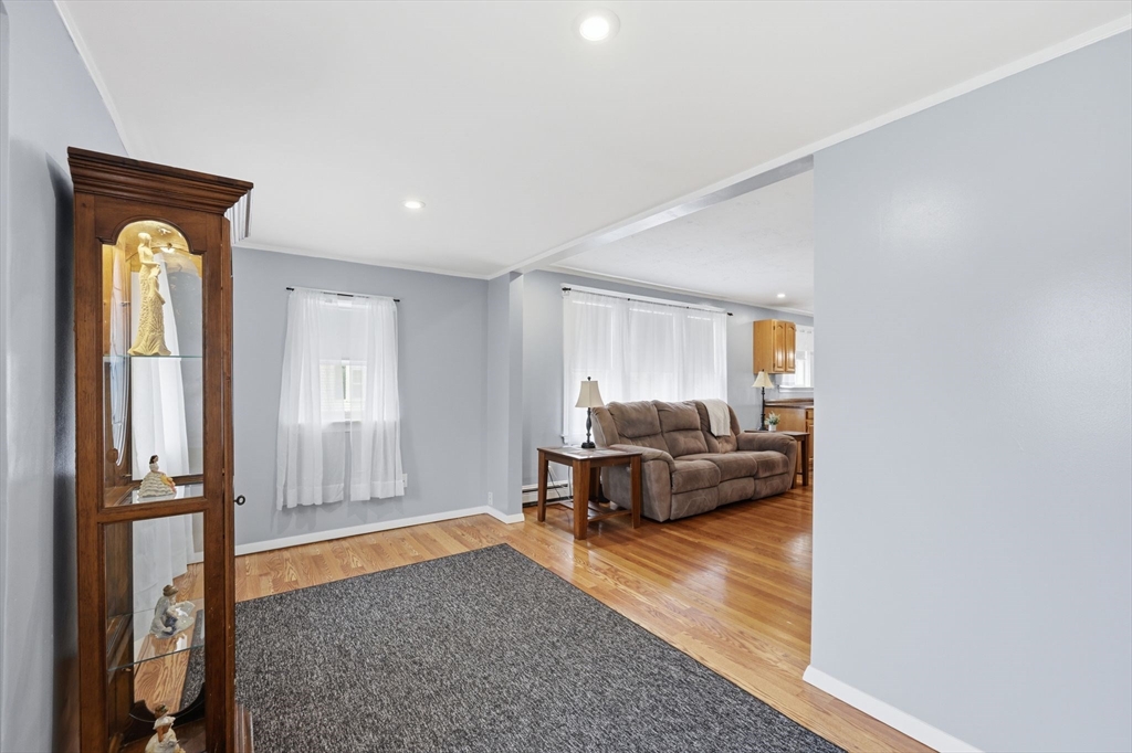 28 Rosina Road Weymouth, MA 02189 - Photo 7 of 41