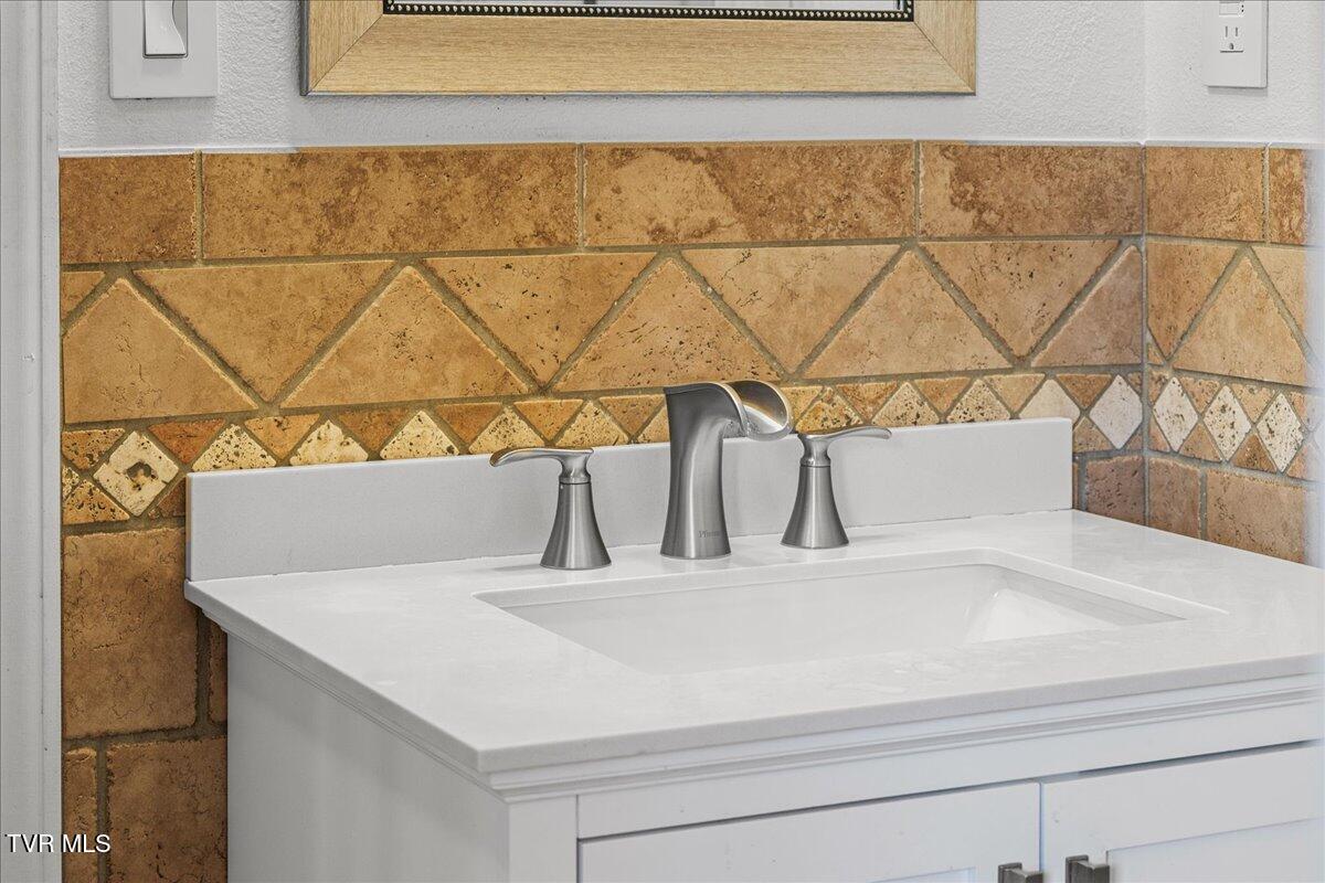 225 Mary Lamons Road Afton, TN 37616 - Photo 26 of 106 028-128A3945