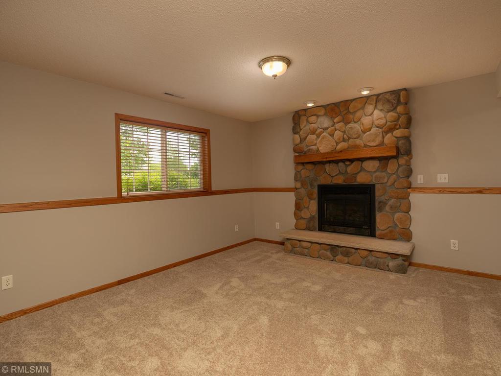 481 45th Manor Lane Northwest Rochester, MN 55901 - Photo 19 of 35