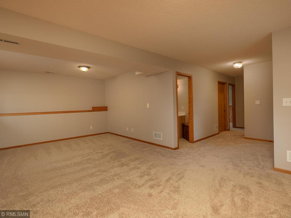 481 45th Manor Lane Northwest Rochester, MN 55901 - Photo 21 of 35