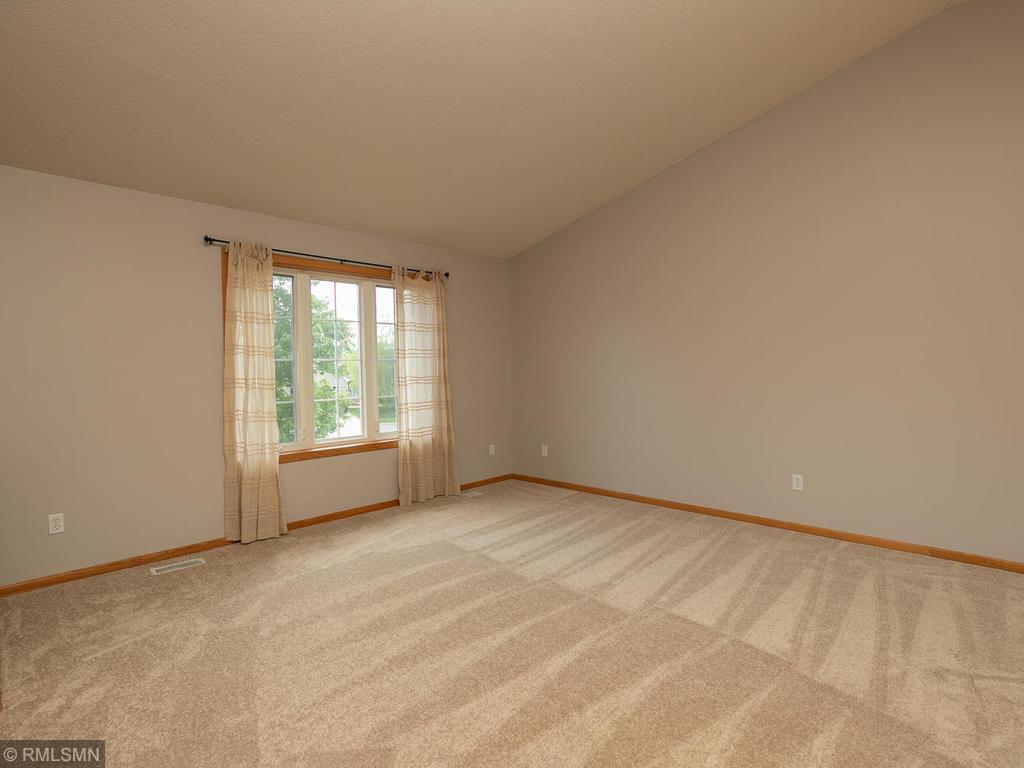 481 45th Manor Lane Northwest Rochester, MN 55901 - Photo 4 of 35