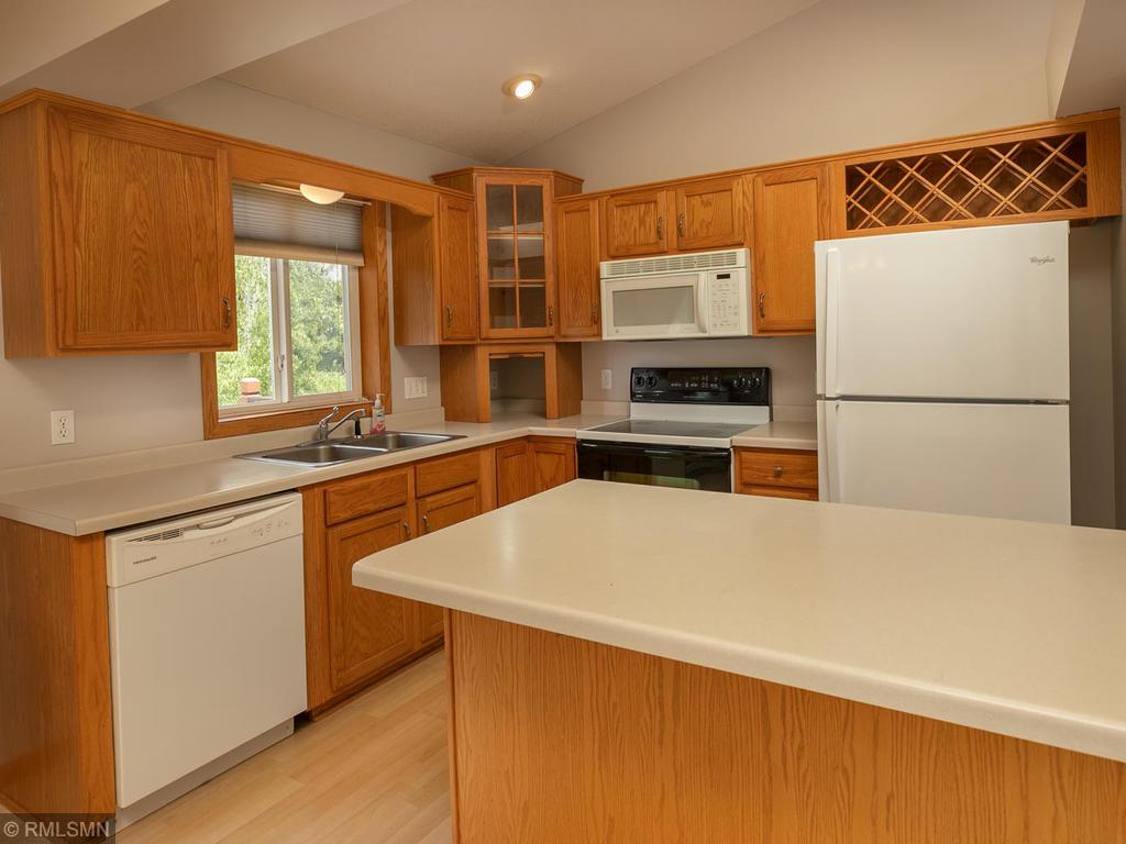 481 45th Manor Lane Northwest Rochester, MN 55901 - Photo 10 of 35