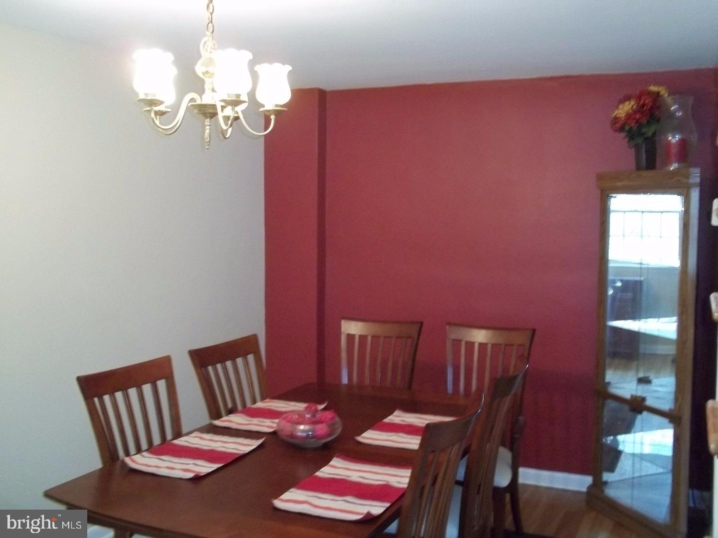 713 Cinnaminson Street Philadelphia, PA 19128 - Photo 8 of 16 Dining Room