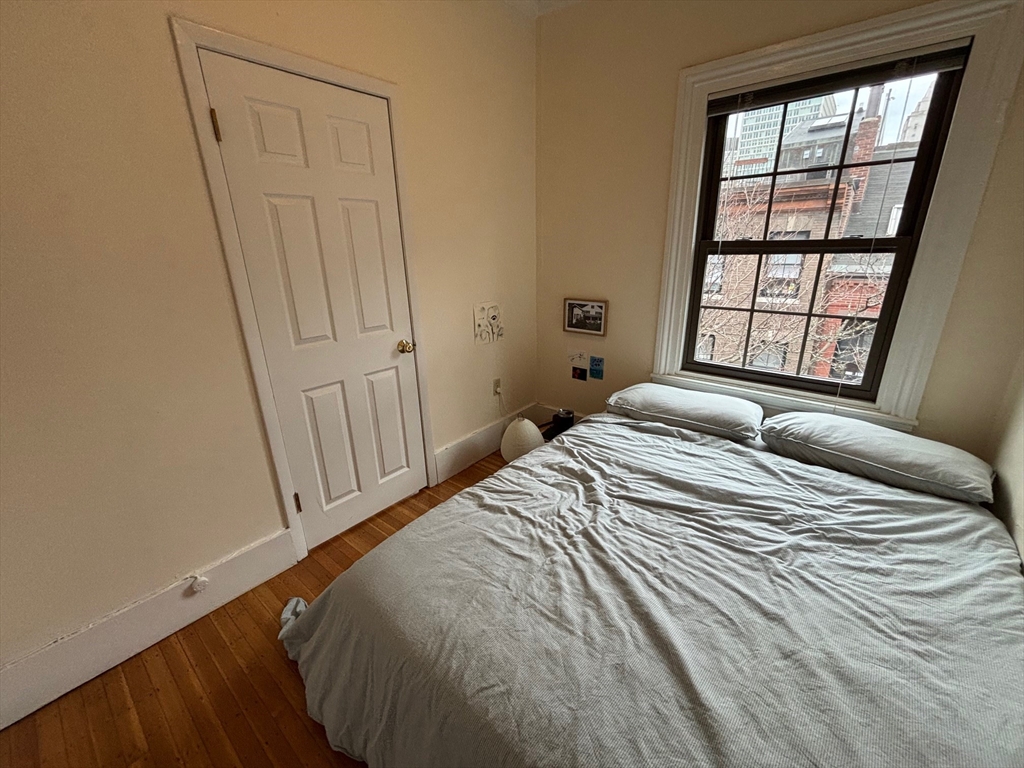 41 South Russell Street, Unit 4 Boston, MA 02114 - Photo 10 of 13