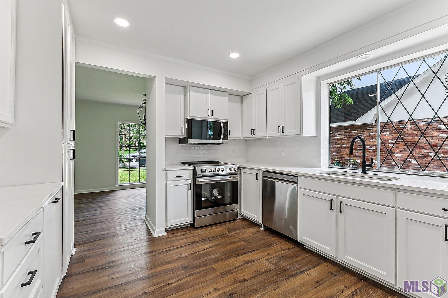 9736 Regency Drive Baton Rouge, LA 70815 - Photo 2 of 19 Kitchen