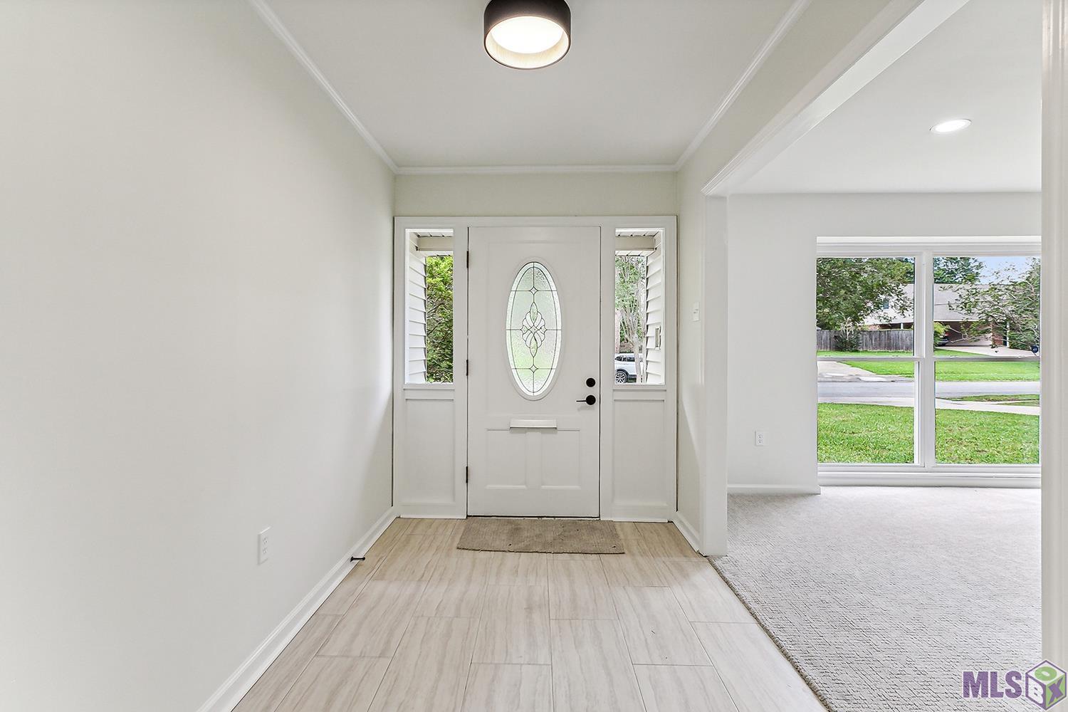 9736 Regency Drive Baton Rouge, LA 70815 - Photo 6 of 19 Entrance