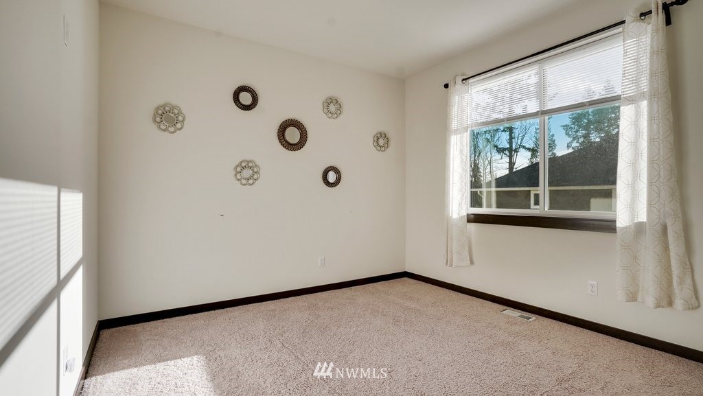 17419 3rd Avenue Southeast Bothell, WA 98012 - Photo 23 of 39