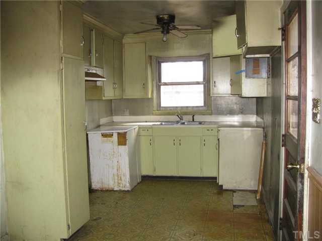 1114 Junction Road Durham, NC 27704 - Photo 5 of 7 KITCHEN