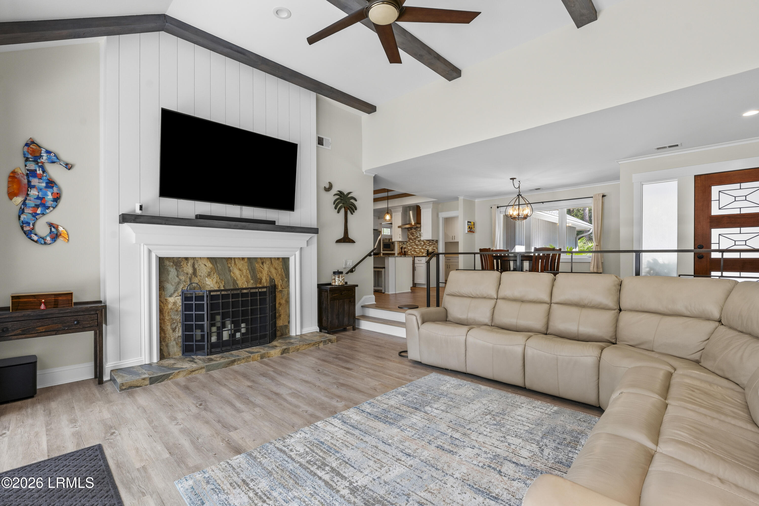27 Pineland Road Hilton Head Island, SC 29926 - Photo 6 of 76 Living room