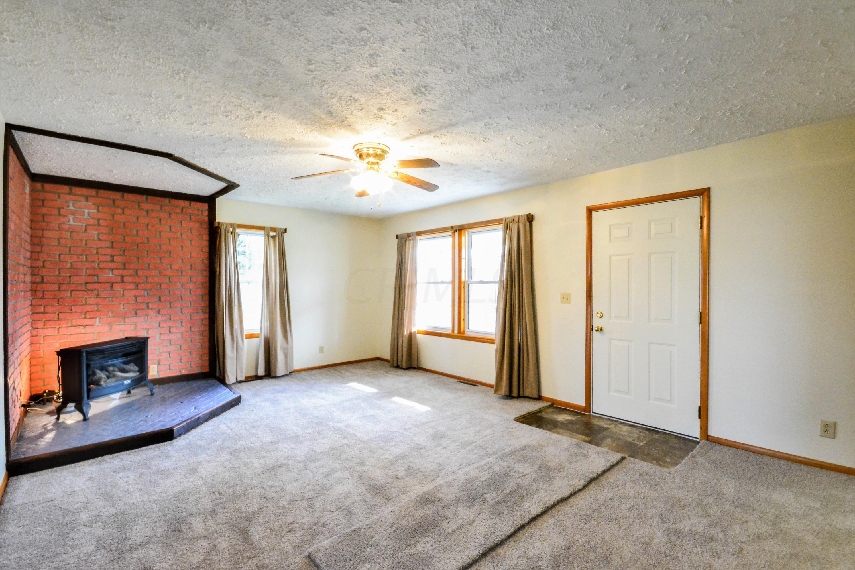 14398 Cleveland Road Southwest Pataskala, OH 43062 - Photo 4 of 26
