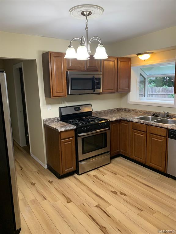 1200 Bangor Road Waterford, MI 48328 - Photo 5 of 20