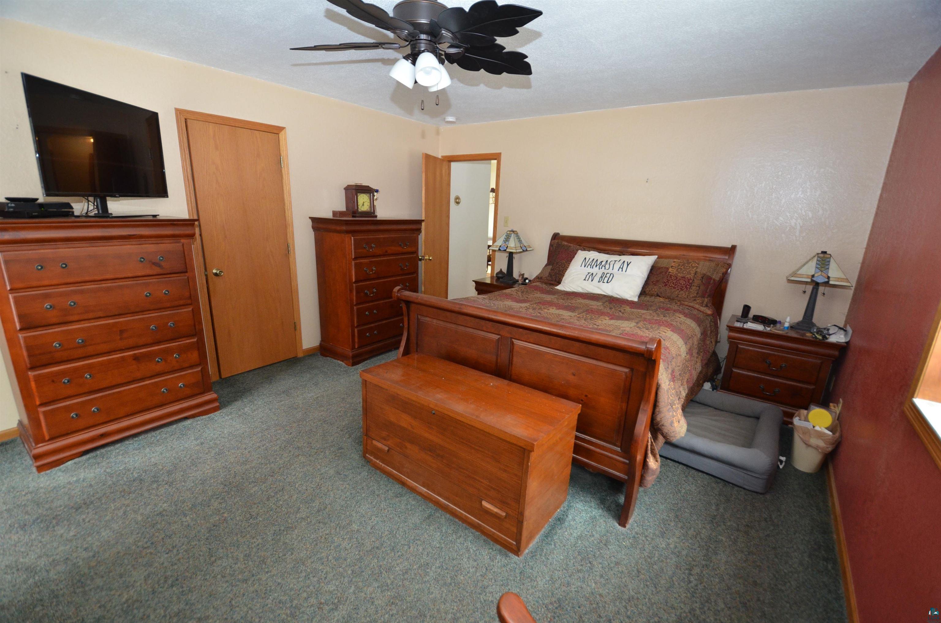 6252 Church Road Duluth, MN 55803 - Photo 11 of 35 Main level master bedroom