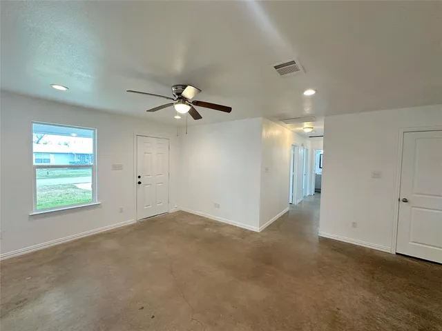 $1,750 | 108 West Adams Street, Itasca, TX 76055