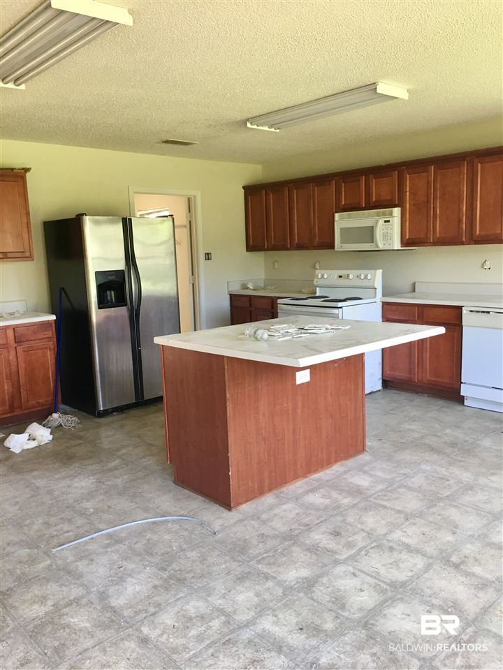 1458 Hunters Ridge Drive West Mobile, AL 36695 - Photo 6 of 15 Kitchen