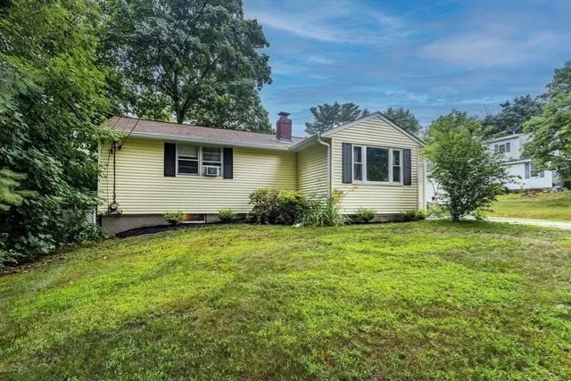$415,000 | 17 Pine Street, Bellingham, MA 02019