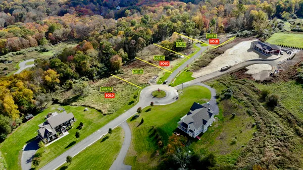 $300,000 | 197 Willow Creek Estates Drive, Southbury, CT 06488