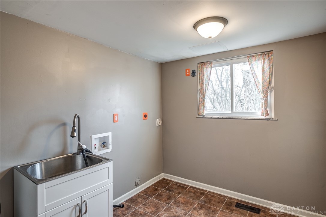 6524 Highbury Road Huber Heights, OH 45424 - Photo 19 of 32