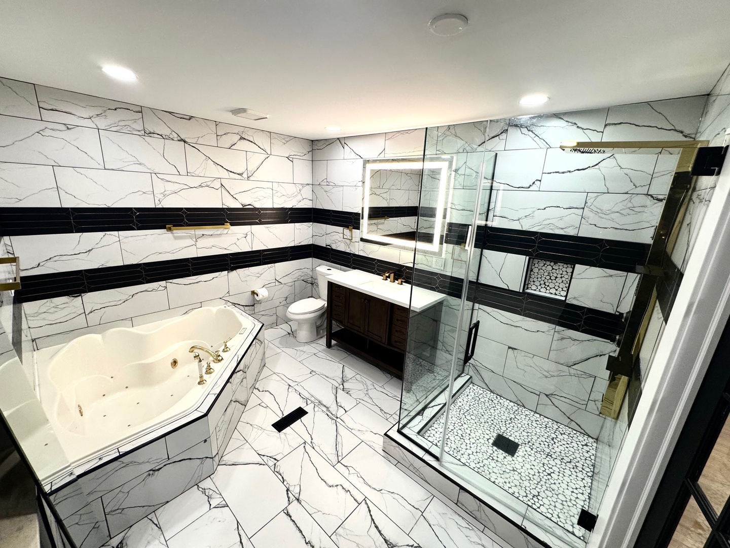 40 Portwine Road Willowbrook, IL 60527 - Photo 25 of 42 a view of an entryway