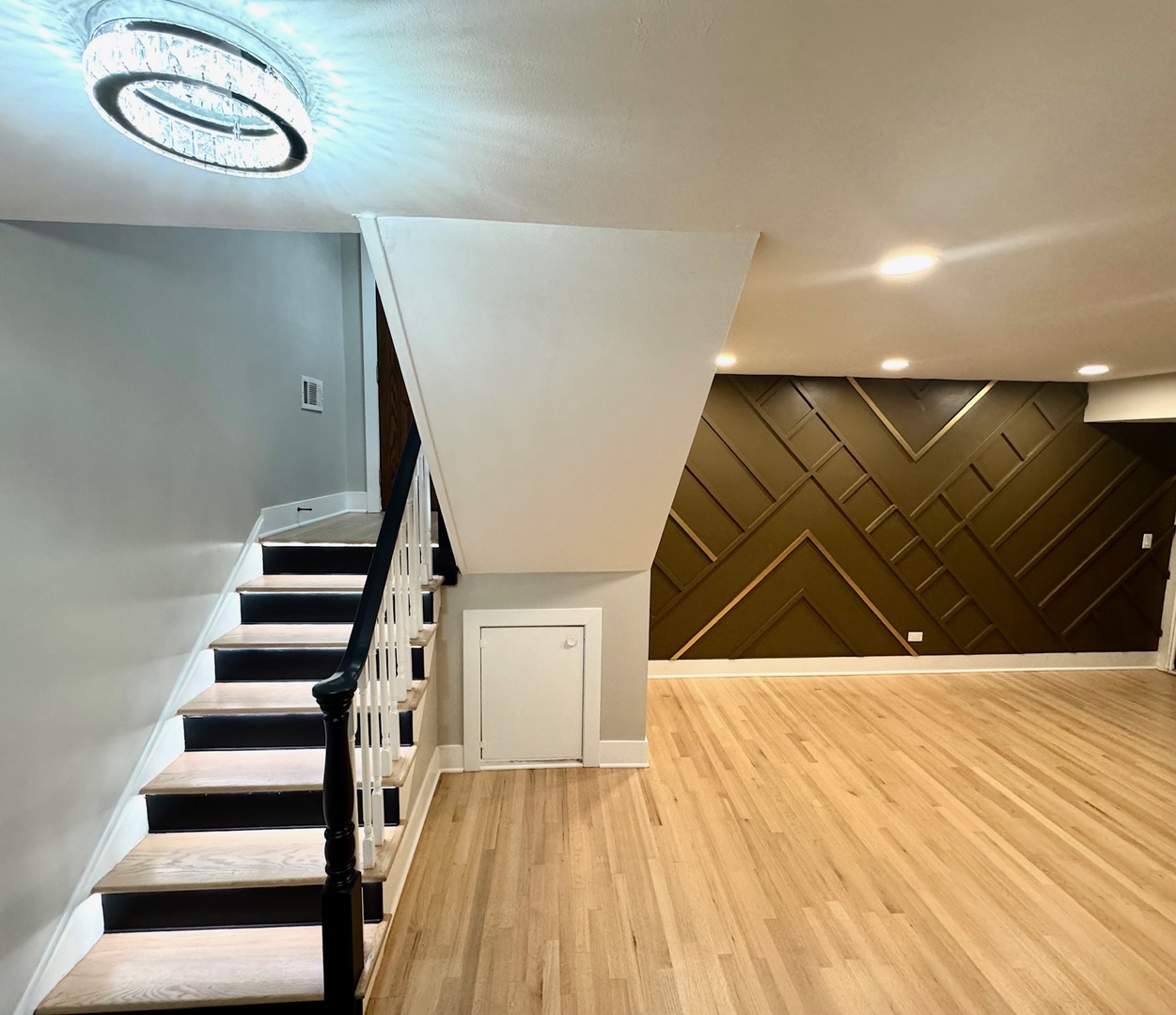 40 Portwine Road Willowbrook, IL 60527 - Photo 35 of 42 a view of entryway