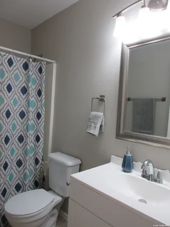 $199,500 | 606 Hon Avenue, Jourdanton, TX 78026
