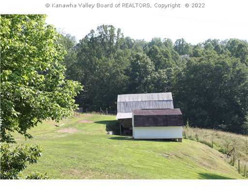 285 Joyce Road Scott Depot, WV 25560 - Photo 6 of 7 Stable/Barn.