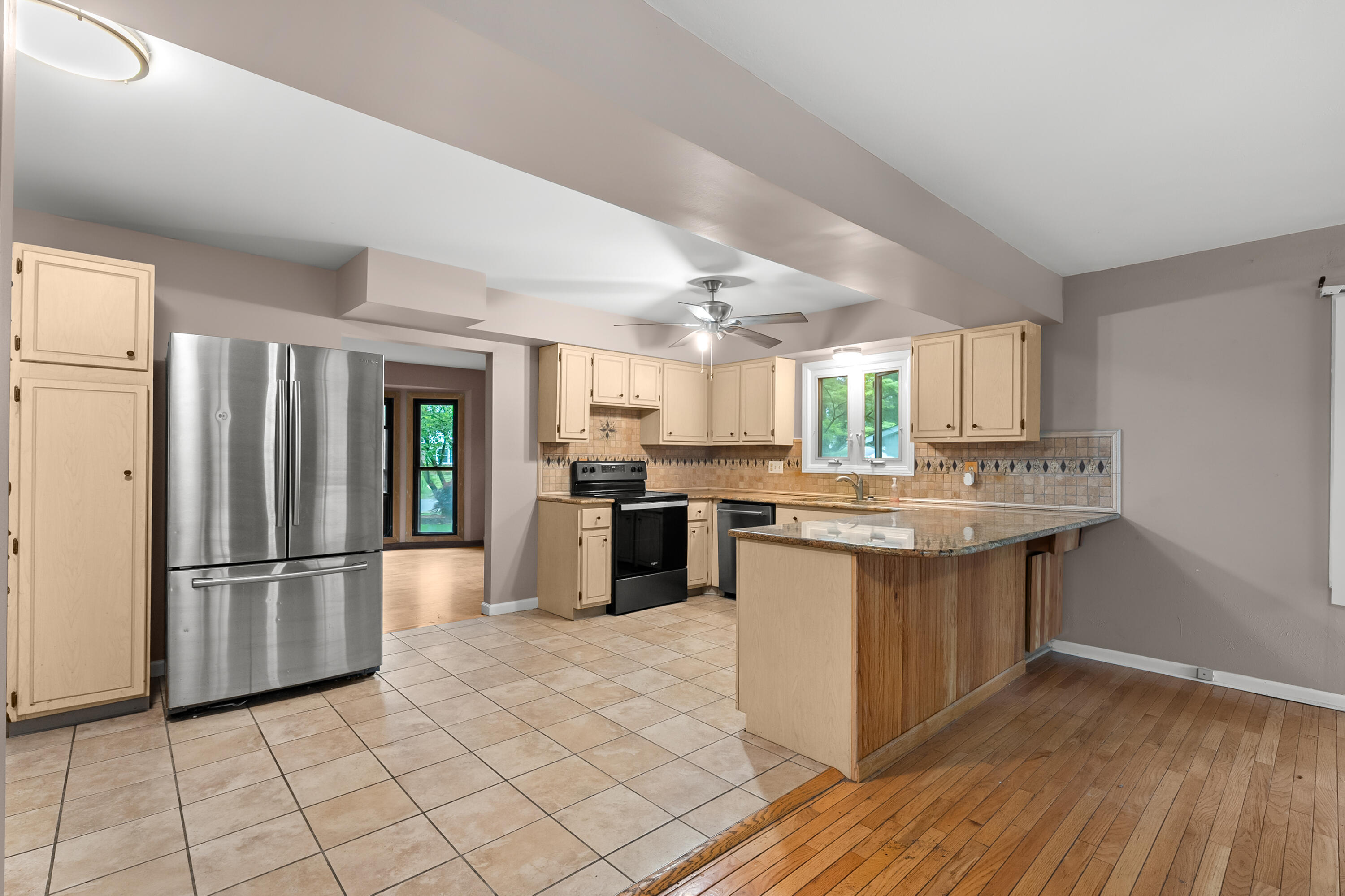 823 Newgate Road Kalamazoo, MI 49006 - Photo 12 of 30 Newgate Rd 823 Kalamazoo 49006-9