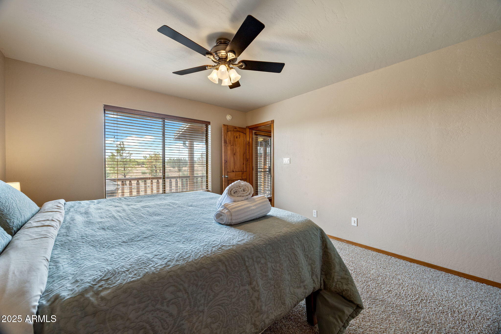 2670 Lodge Loop Overgaard, AZ 85933 - Photo 11 of 28 large-019958ae-58b5-7309-aeb0-c465b8a43b