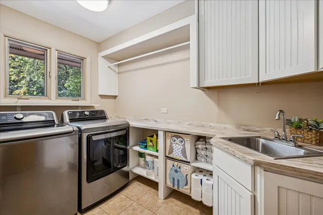 $695,000 | 25146 West Tower Drive, Tower Lakes, IL 60010