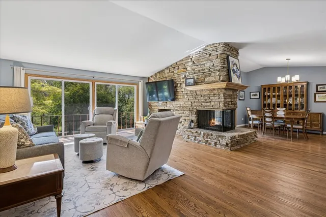 $695,000 | 25146 West Tower Drive, Tower Lakes, IL 60010