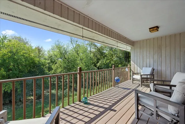 $695,000 | 25146 West Tower Drive, Tower Lakes, IL 60010