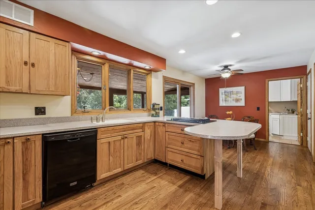 $695,000 | 25146 West Tower Drive, Tower Lakes, IL 60010