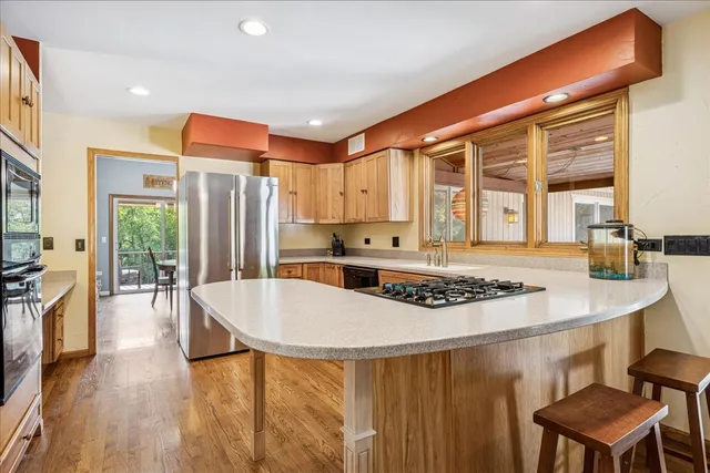 $695,000 | 25146 West Tower Drive, Tower Lakes, IL 60010