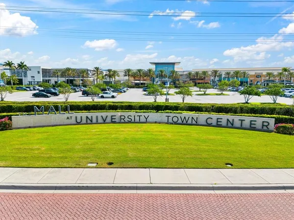 $225,000 | 8933 Manor Loop, Unit 204, Lakewood Ranch, FL 34202