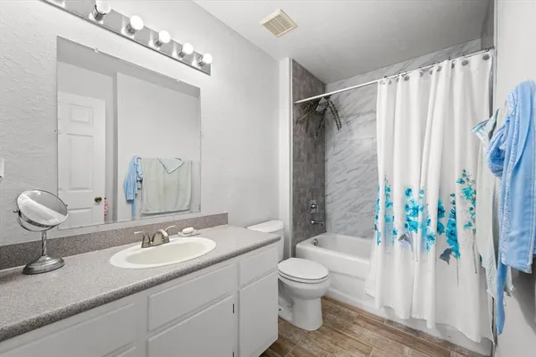 $225,000 | 8933 Manor Loop, Unit 204, Lakewood Ranch, FL 34202