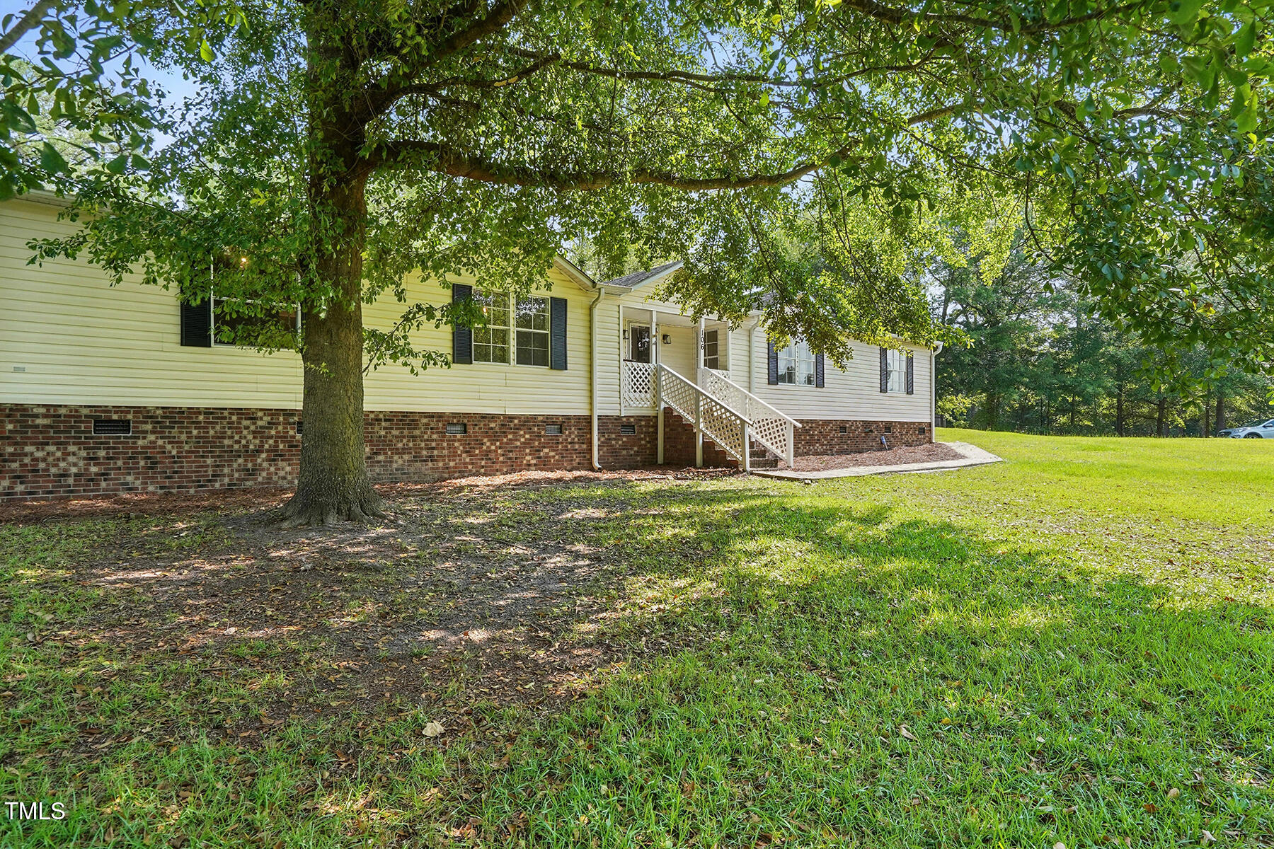 106 Loop Road Raeford, NC 28376 - Photo 4 of 37 Front