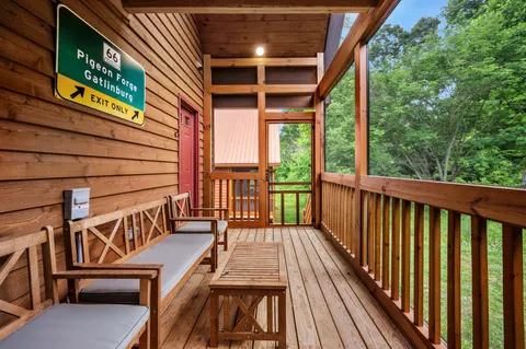 $625,000 | 240 Forrest Loop Way, Gatlinburg, TN 37738