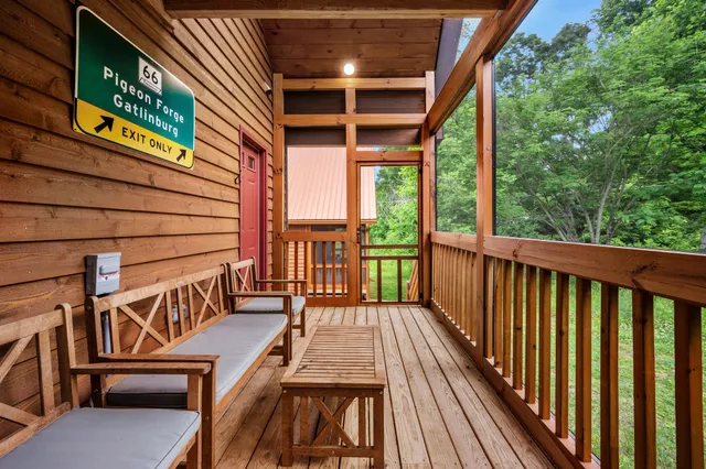 $625,000 | 240 Forrest Loop Way, Gatlinburg, TN 37738