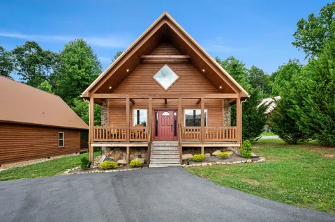 $625,000 | 240 Forrest Loop Way, Gatlinburg, TN 37738