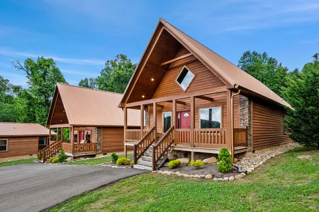 $625,000 | 240 Forrest Loop Way, Gatlinburg, TN 37738