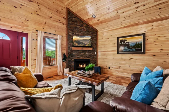 $625,000 | 240 Forrest Loop Way, Gatlinburg, TN 37738